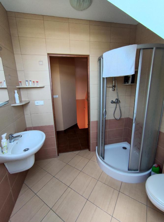 Apartament Pod Lasem Police Eksteriør bilde